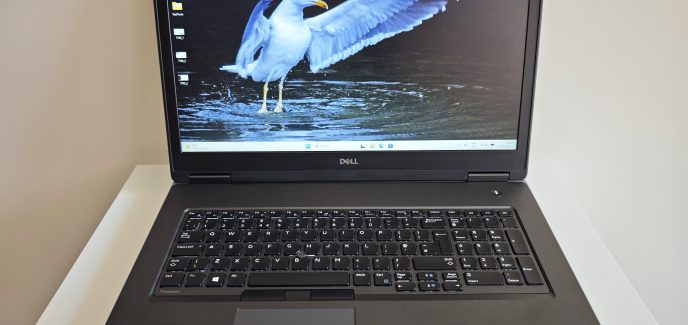 Dell Precision 7740 HD+ 17.3" i7-9850H/128GB/24GB/AMD WX3200 4GB GDDR5