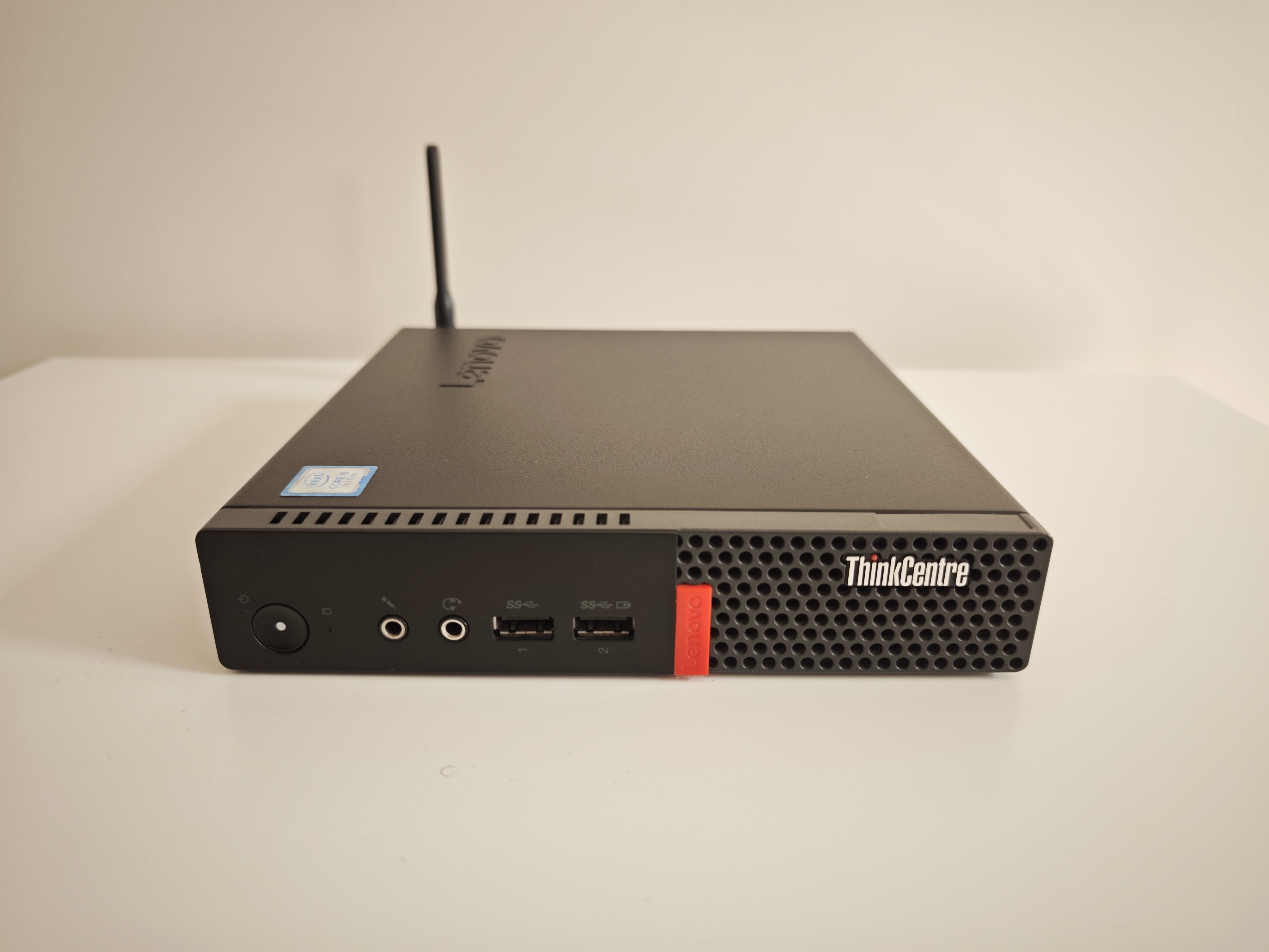 Lenovo ThinkCentre M710q Tiny Desktop i5-7400T/128GB/8GB