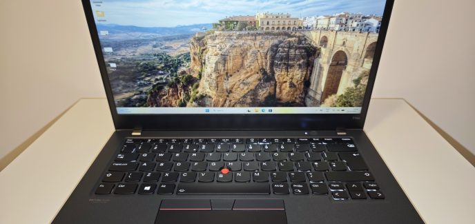 Lenovo Thinkpad T14s Gen 2 FHD Touchscreen IPS i5-1145G7/256GB/16GB